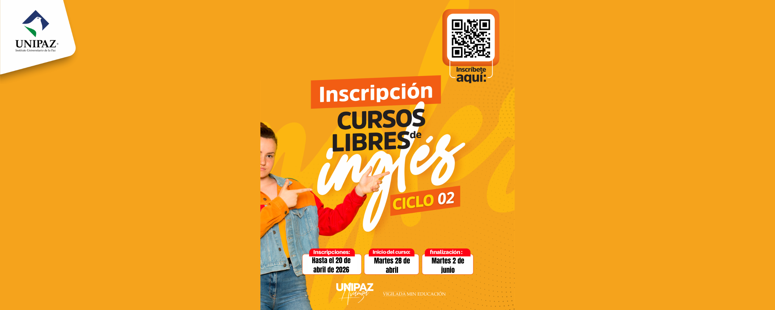 Estudiantes mirando portátil